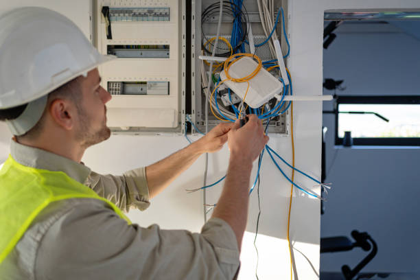 Best Affordable Emergency Electrician  in Fairfax, IA